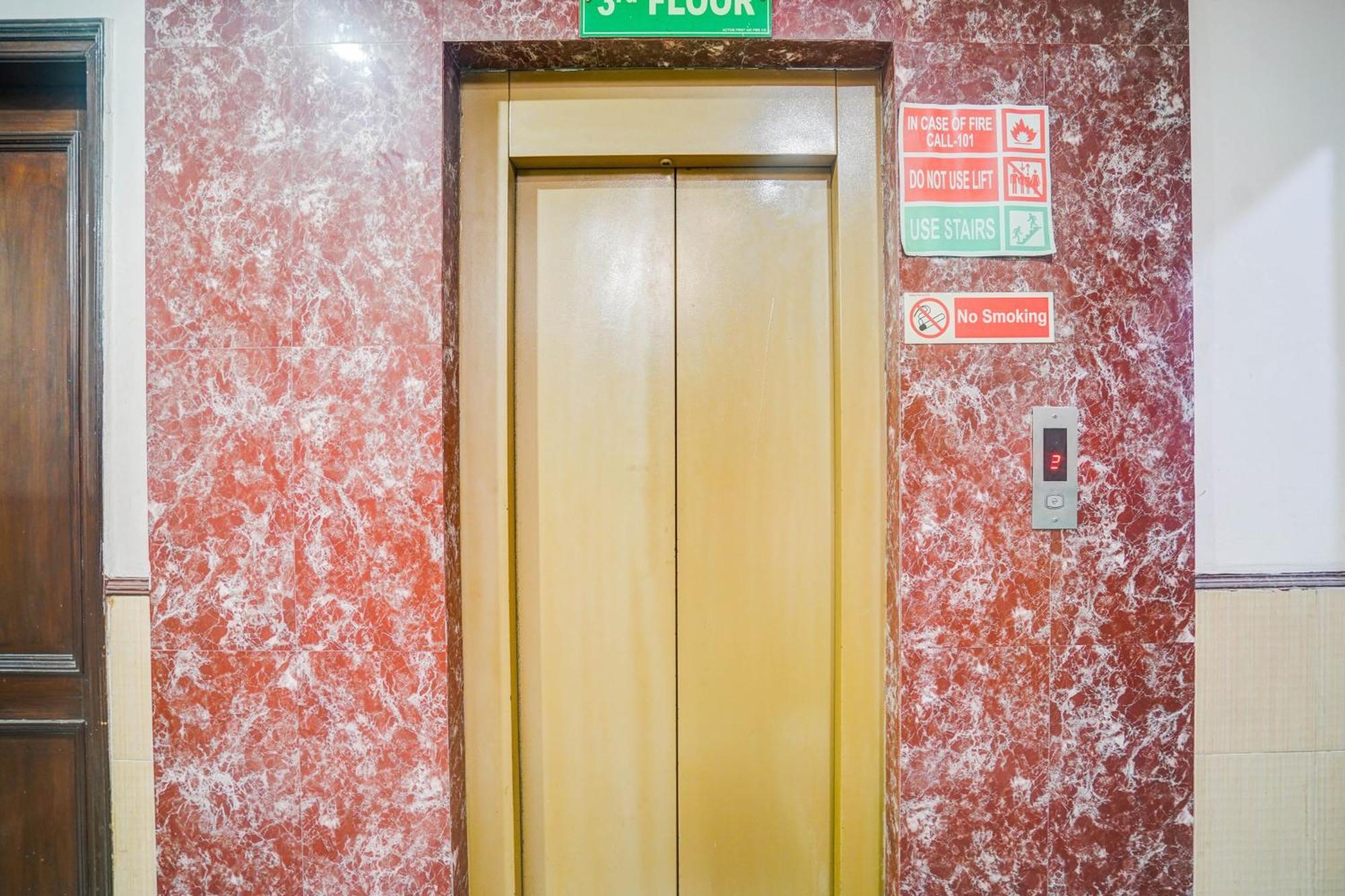 Fabhotel De Gold New Delhi Extérieur photo